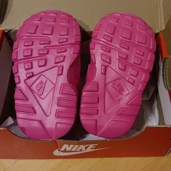 Nike Pink Huarache Run 4c NWT NIB - Picture 5 of 5